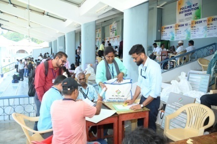 Poll Material Polling materials distributed to Polling Parties – ANDAMAN SHEEKHA